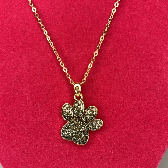 Jewelry - Dog Lover Paw pendant necklace